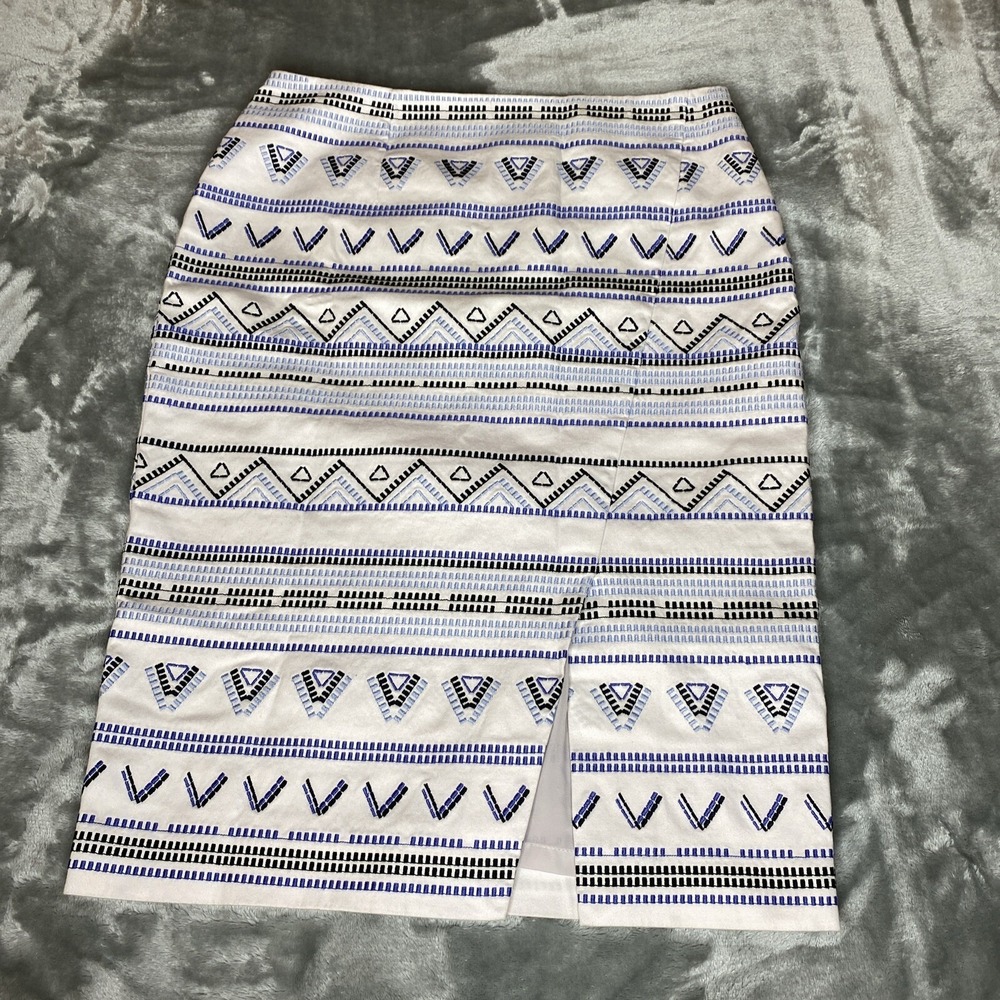 White House Black Market Skirt Geometric Embroidered Pencil lined Size 2